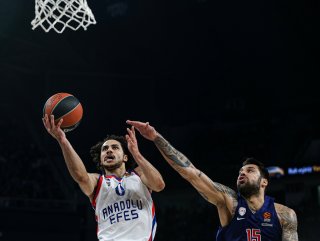 Anadolu Efes, Olympiakos'a şans vermedi