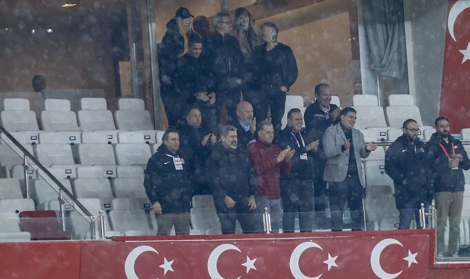 Antalya'nın Süper Lig takımları ertelemeden memnun