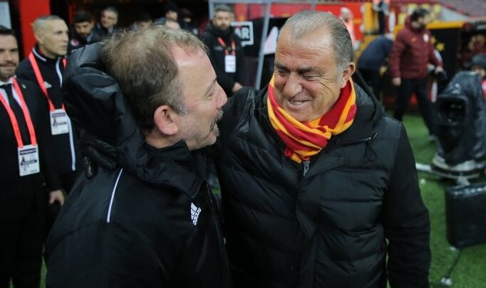 Fatih Terim'in ardındaki Beşiktaş'ta ACİL KOŞUL