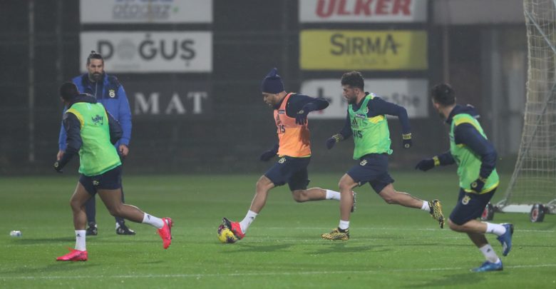 Fenerbahçe antrenmanında Falette sürprizi