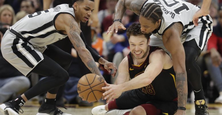 NBA’de Cavaliers, Cedi’nin 19 sayı attığı Spurs maçını uzatmada