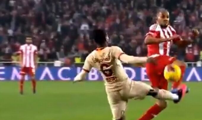 Sivasspor - Galatasaray maçında konuşulan penaltı pozisyonu