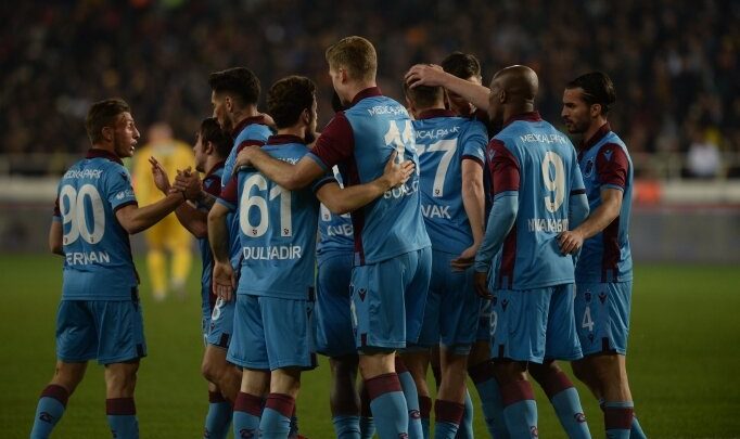 Trabzonspor, kaptanıyla liderlik koltuğunu geri aldı!