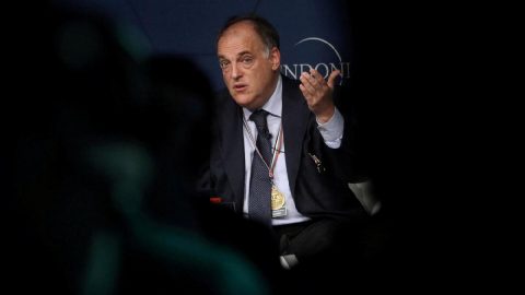 La Liga Başkanı: `Futbol, fabrika işlerinden daha tehlikeli değil`