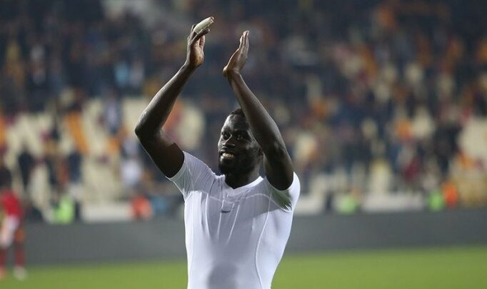 Trabzonspor'un Senegalli futbolcusu Ndiaye'den ülkesine yardım
