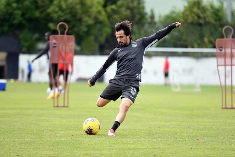 denizlisporda-recep-niyaz-sevinci_5657_dhaphoto2-1