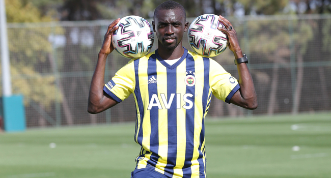 papiss-cisse-fenerbahce-reddedilmeyecek-kadar-buyuk-bir-kulup_3135_dhaphoto6