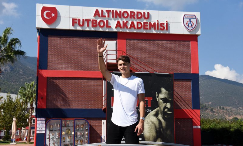 ravilden-altinorduya-duygusal-veda_1372_dhaphoto3