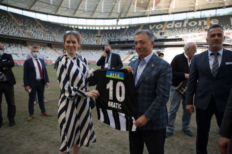 genclik-ve-spor-bakani-dr-mehmet-muharrem-kasapoglu-ile-guneydogu-avrupa-ulkelerinin-spordan-sorumlu-bakanlari-vodafone-parkta-agirlandi_980_000002-1