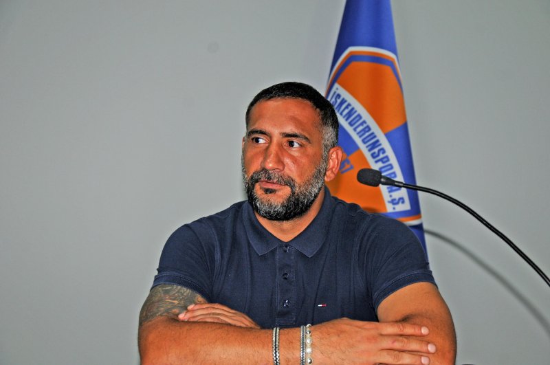 iskenderunspor-baskani-bolat-verdigimiz-sozleri-yerine-getirdik_4575_dhaphoto2