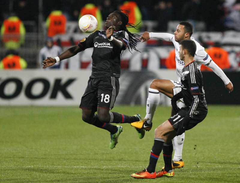 2013-02-21t120000z_458432550_lr1e92l1lx2b2_rtrmadp_3_soccer-europa-1