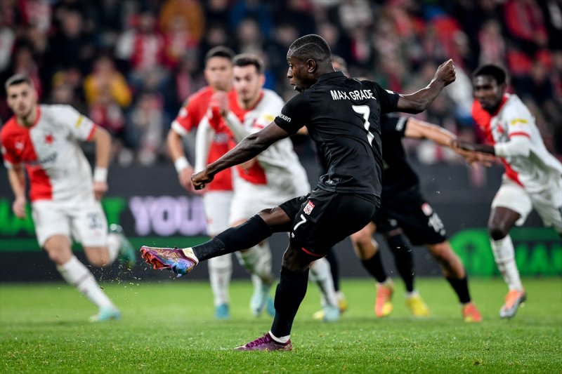 aa-20221103-29342000-29341986-slavia_prag_sivasspor