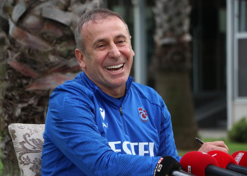 aa-20221124-29533541-29533535-trabzonspor_teknik_direktoru_abdullah_avci_sezonun_geride_kalan_bolumunu_degerlendirdi-1