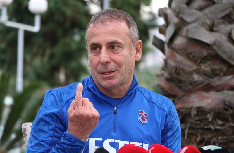 aa-20221124-29533541-29533540-trabzonspor_teknik_direktoru_abdullah_avci_sezonun_geride_kalan_bolumunu_degerlendirdi-1