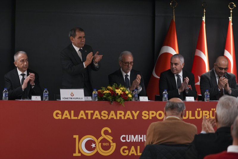 aa-20240320-34044490-34044489-galatasaray_kulubu_baskani_dursun_ozbekten_sampiyonluk_aciklamasi