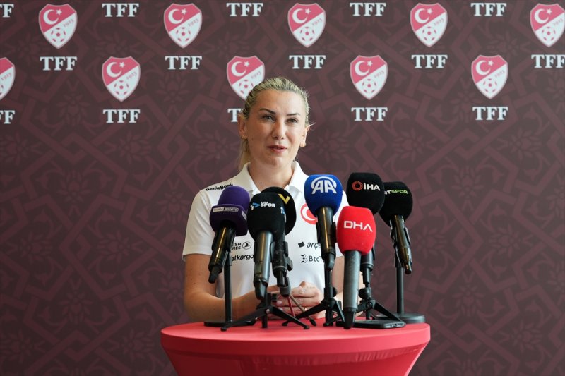 aa-20240401-34157317-34157314-a_milli_kadin_futbol_takiminin_medya_gunu_gerceklestirildi