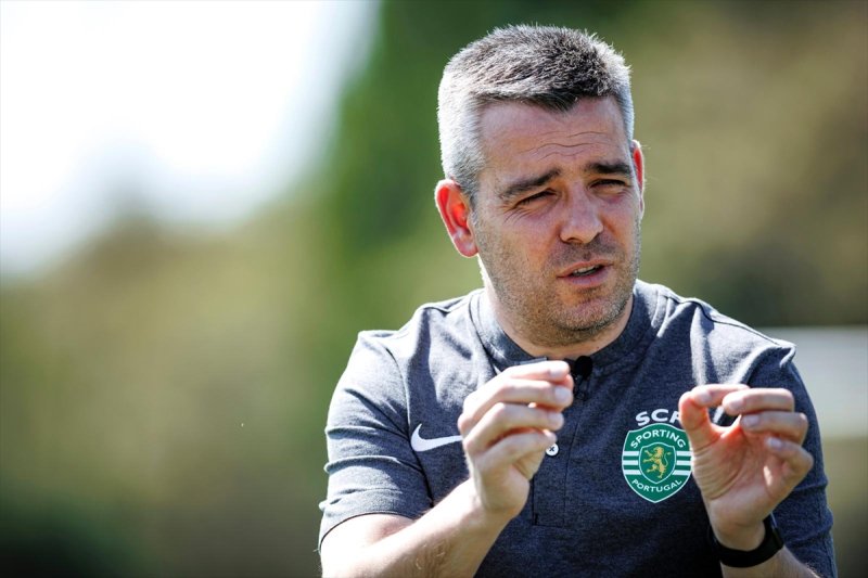 aa-20240509-34510662-34510661-sporting_lizbon_b_takiminin_turk_kokenli_teknik_direktoru_filipe_celikkaya